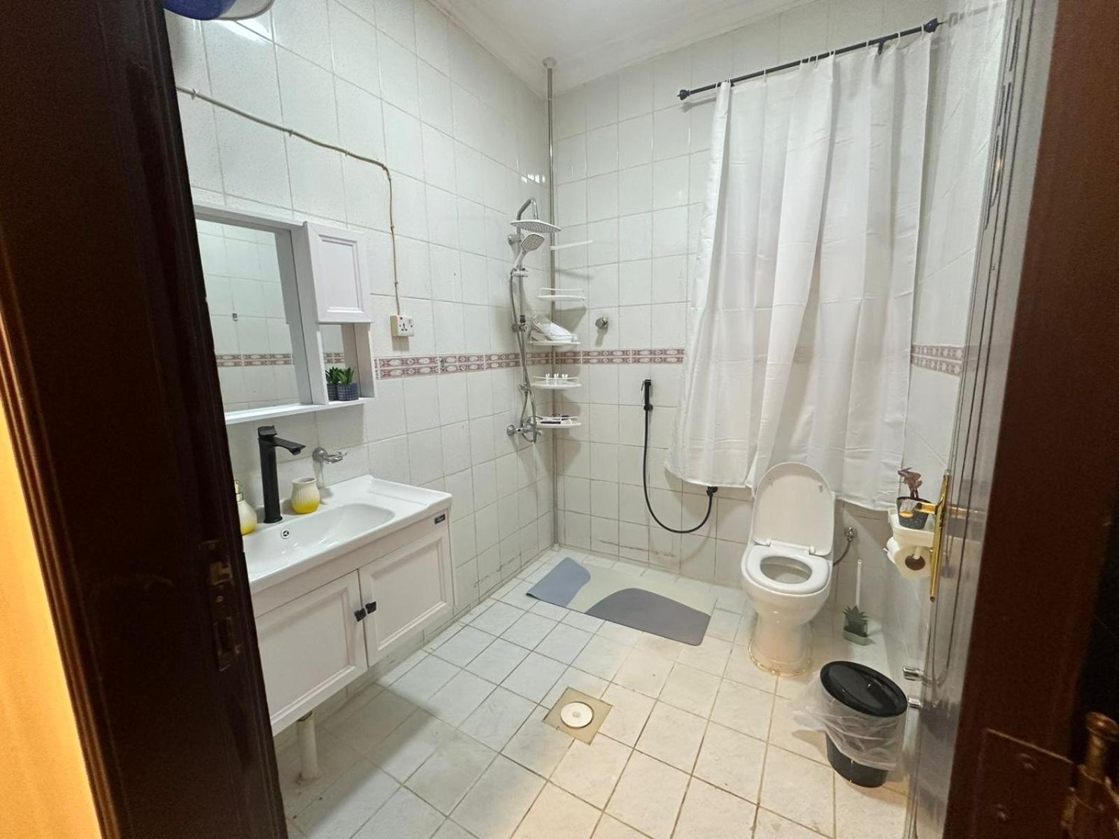 هادئة غرفتين وصالة بدخول ذكي Apartment